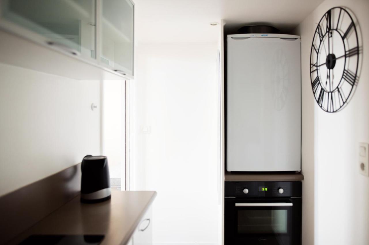 XVIII Century Gem With Magnificent Views Of The Harbour With A Private Garage Apartman Saint-Martin-de-Ré Kültér fotó